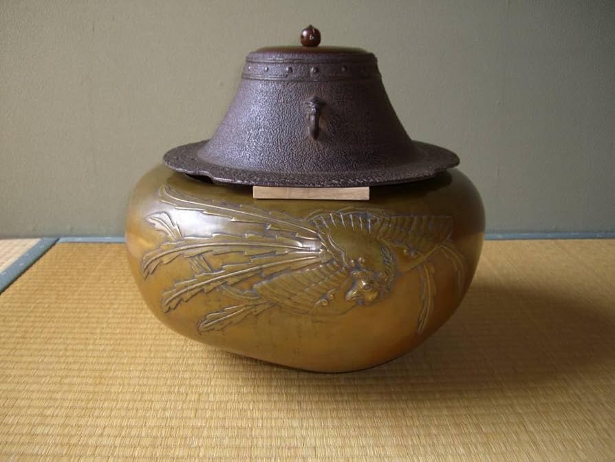 Amazon.co.jp: 茶釜 累座富士釜 如心斎好み。 風炉 鳳凰風炉 江